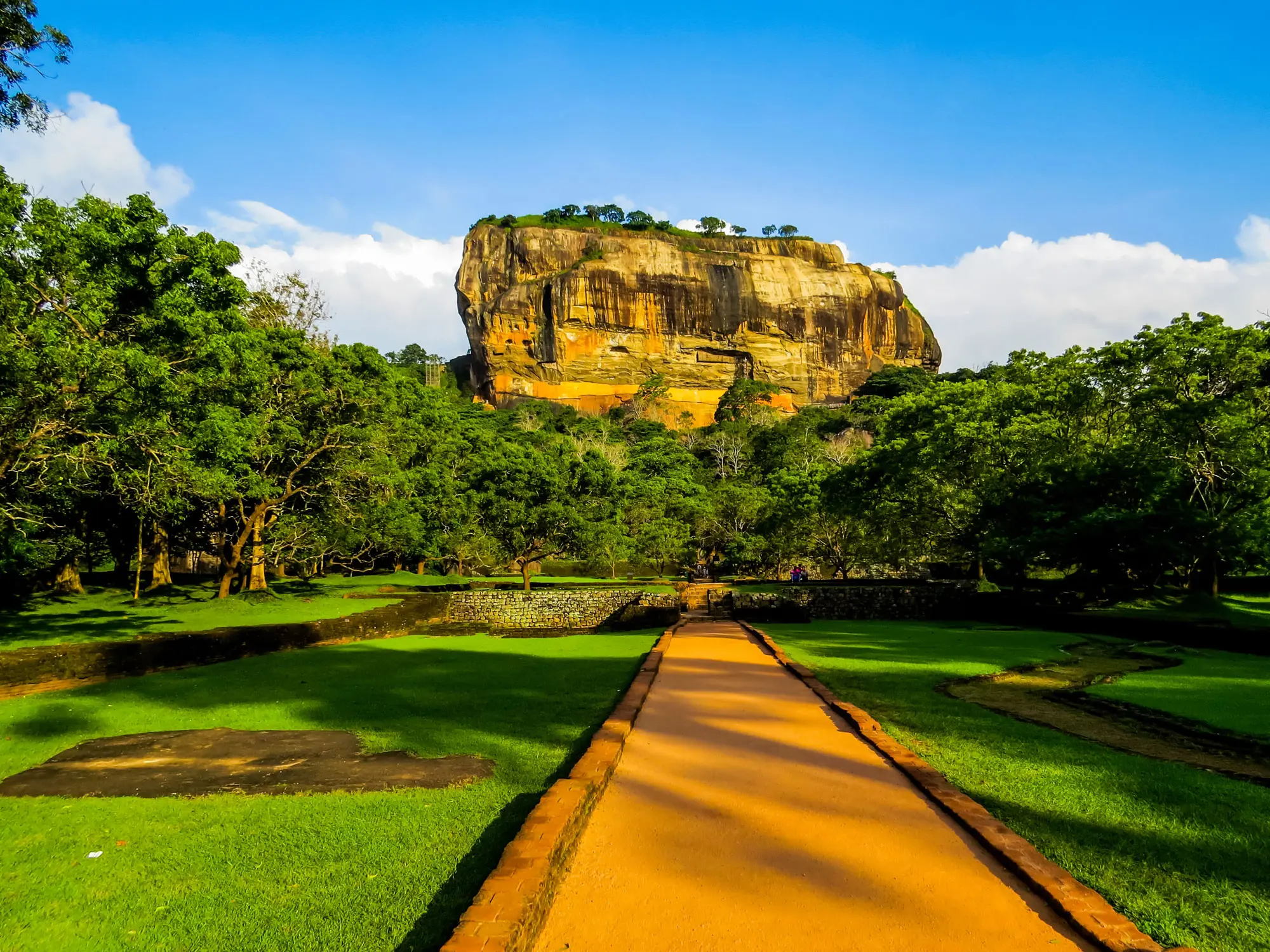 Home Excursions Sigiriya